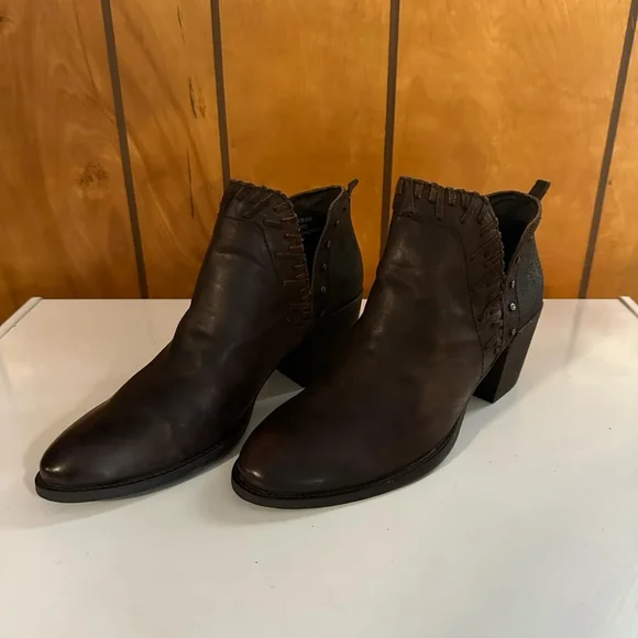 Off The Beaten Track Santa Fe Brown Leather Ankle Boots Sz. 9M - Picture 6 of 9